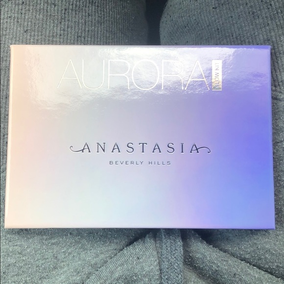 Anastasia Beverly Hills Other - Anastasia Beverly Hills Aurora Glow Kit Anastasia Beverly Hills Other - Anastasia Beverly Hills Aurora Glow Kit
